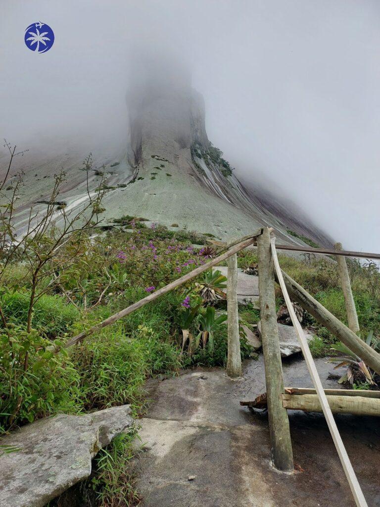 Imagem mostra Parque Estadual Perda Azul em Domingos Martins, ES.