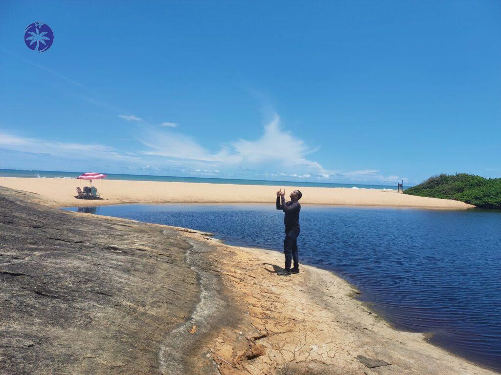 Imagem mostra Lagoa da Coca-Cola em Parque Estadual Paulo César Vinha em Guarapari, ES.