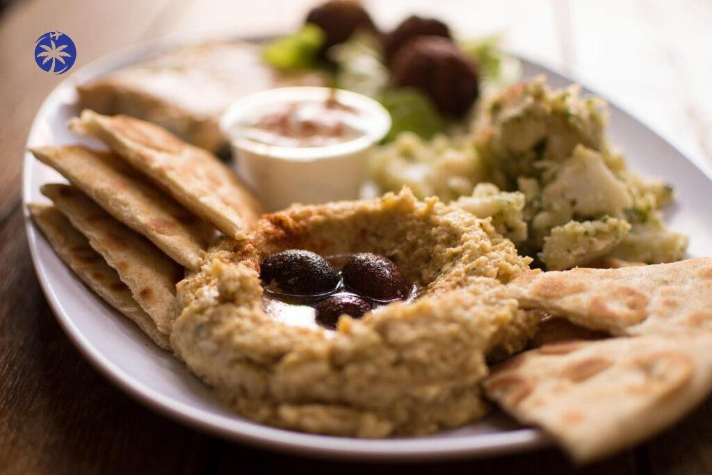 Imagem mostra deliciosa porção de comida árabe.